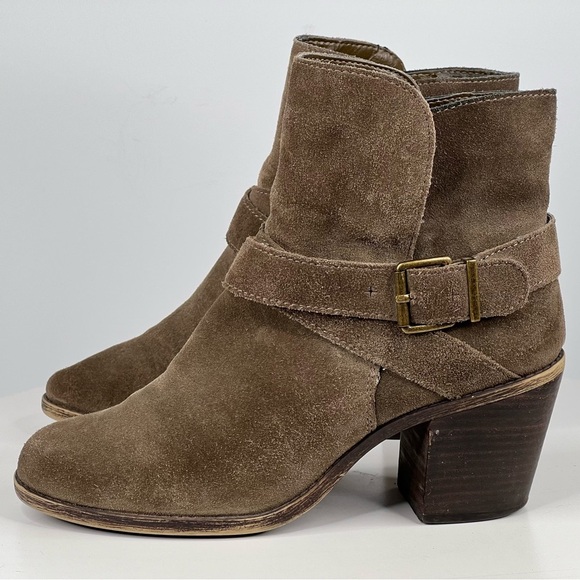 Suede Ankle Boots Booties BCBGeneration Taupe Brown Boho Bohemian Western Indie - Picture 3 of 15